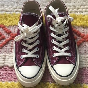 Maroon converse